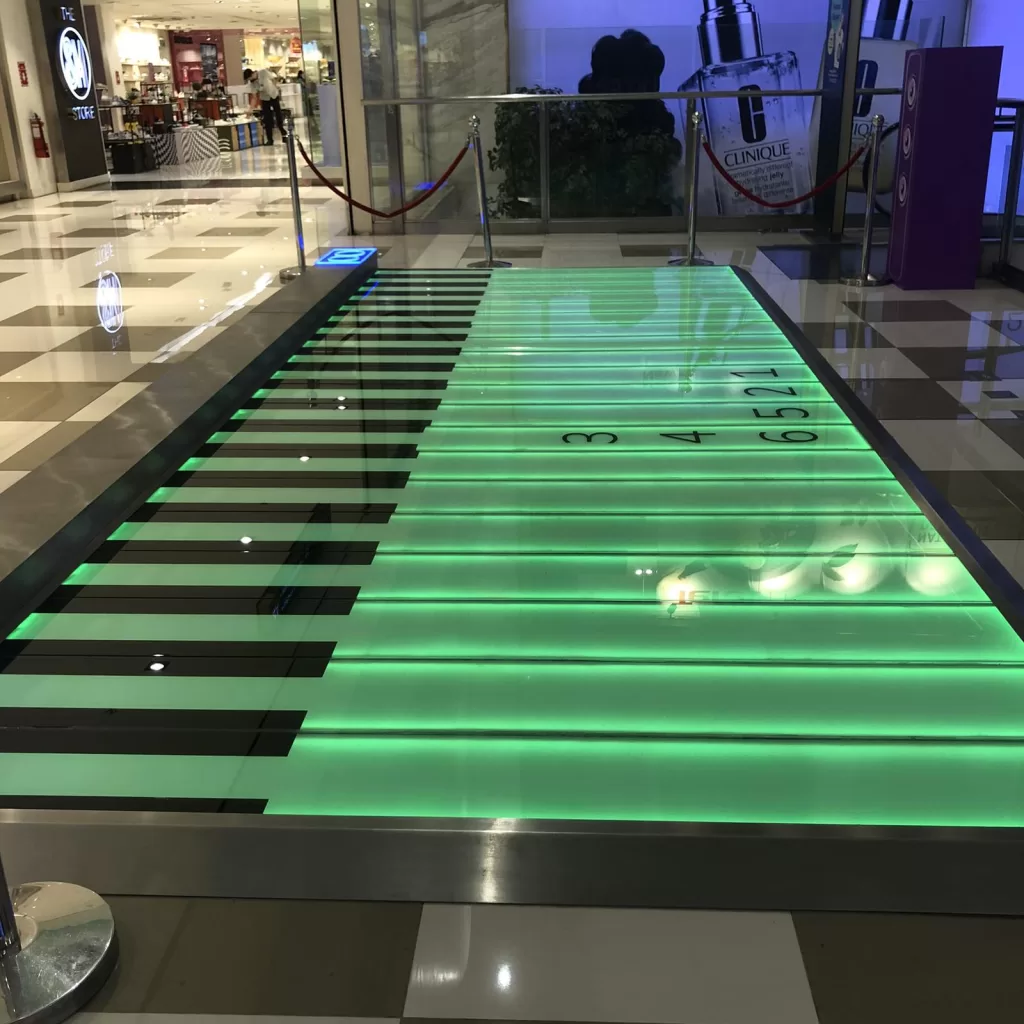 This image has an empty alt attribute; its file name is WALKING-PIANO_MKT-7-1024x1024.webp